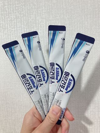자연에온 아르긴포스 L-아르기닌 5555mg 스틱 15개입 1박스 — 4점을 준 리뷰어가 2021년 4월 올린 사용 사진