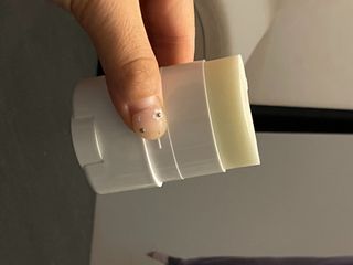 부쉬맨 워터프루프 서핑 선스틱 16g SPF50+ PA++++ — 5점을 준 리뷰어가 2023년 4월 올린 사용 사진