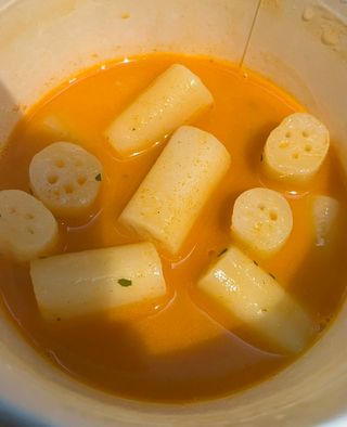 나우  [요리궁리] B타입 ( 매콤, 치즈, 매콤까르보 ) 꽃떡볶이 6개입 세트 — 4점을 준 리뷰어가 2025년 3월 올린 사용 사진