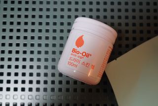 바이오오일 [바이오-오일] 드라이 스킨 젤 100ml — 5점을 준 리뷰어가 2021년 11월 올린 사용 사진