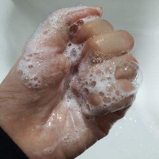 IO 아이오 오늘도 넌 순수해 - 약산성 클렌징폼 — 5점을 준 리뷰어가 2021년 2월 올린 사용 사진