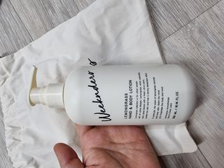 [위켄더스] 끈적임 없이 수분감을 채워주는 핸드& 바디로션 1종 랜덤발송 — 5점을 준 리뷰어가 2022년 5월 올린 사용 사진