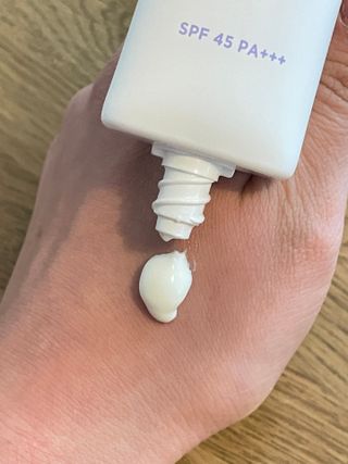 바노바기 코스메틱 바노바기 밀크씨슬 리페어 시카 선스크린 플러스 50ml — 4.5점을 준 리뷰어가 2023년 4월 올린 사용 사진
