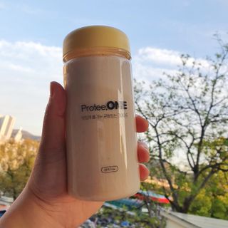 프로티원 단백질쉐이크 곡물맛 2주분 1통+보틀 — 4.5점을 준 리뷰어가 2021년 4월 올린 사용 사진
