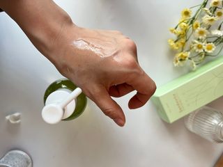 스킨큐어 산다화 순한 클렌징 동백 오일 200ml — 5점을 준 리뷰어가 2023년 2월 올린 사용 사진