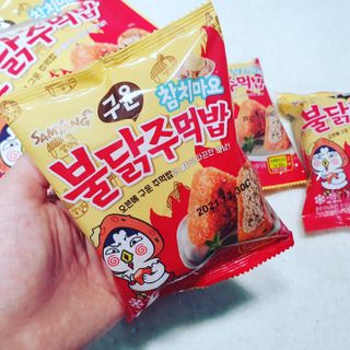 삼양냉동 [삼양] 불닭참치마요구운주먹밥+불닭볶음김치구운주먹밥 2세트구성 — 4점을 준 리뷰어가 2021년 2월 올린 사용 사진