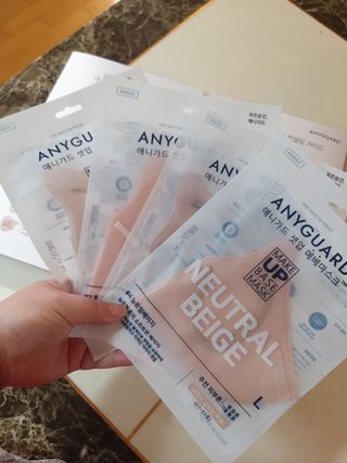 애니가드 셋업메베마스크 (대형 4컬러 + 중형 4컬러) — 5점을 준 리뷰어가 2022년 4월 올린 사용 사진