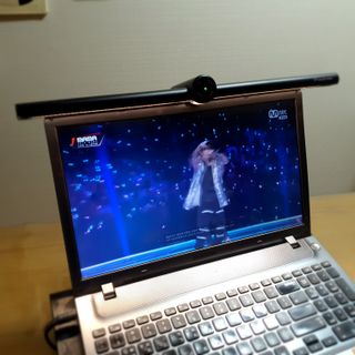 TOMO GRAPHY 나 있을땐 환한 조명 나 없을땐 확실한 살균 ★ DESK LIGHT & STERILIZER [ON] ★ — 5점을 준 리뷰어가 2021년 12월 올린 사용 사진
