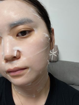 태그스킨 4스텝 주름개선 피부미백 영양 마스크팩 3개 세트(최신버전) — 5점을 준 리뷰어가 2022년 5월 올린 사용 사진