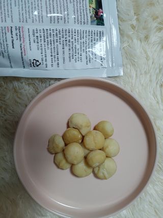 도이퉁 마카다미아 넛 90g  로얄 마카넛 오리지널 쏠트 허니 — 5점을 준 리뷰어가 2021년 3월 올린 사용 사진