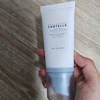 [스킨1004] 마다가스카르 센텔라 히알루-시카 워터핏 선세럼 50ml — 5점을 준 리뷰어가 2024년 5월 올린 사용 사진