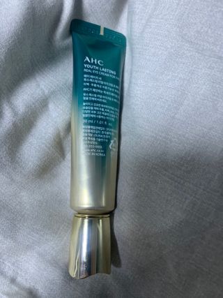 [NEW 탄력유턴 아이크림] AHC 유스 래스팅 리얼 아이크림 포 페이스 — 5점을 준 리뷰어가 2021년 3월 올린 사용 사진