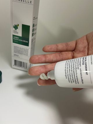 랑벨 랑바이오 블랙 시카 크림 50ml(블랙비 프로폴리스, 시카 4종, 판테놀 10 함유) — 5점을 준 리뷰어가 2022년 6월 올린 사용 사진