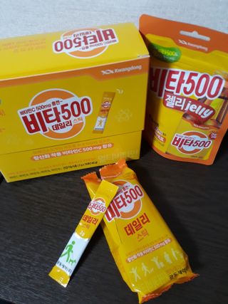 광동생활건강 [광동] 비타500데일리스틱 70포+쇼핑백+구미3개 — 3.5점을 준 리뷰어가 2021년 12월 올린 사용 사진