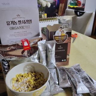 씨알푸드 유기농 쌀 시리얼 390g + 갓 구운 유기농 발아통곡물 150g — 5점을 준 리뷰어가 2022년 1월 올린 사용 사진