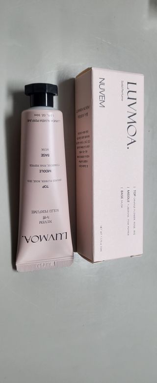러브모아 향수 고체향수 승무원 고체향수 바르는 향수 니치향수 도손 우드세이지 앤 씨솔트 — 5점을 준 리뷰어가 2022년 12월 올린 사용 사진