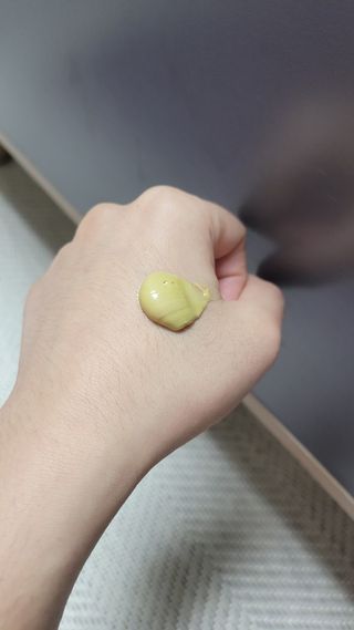 건선/아토/습진/민감성 피부 천연보습진정크림 소리온 크림 & 센시티브 크림 50g — 4.5점을 준 리뷰어가 2022년 1월 올린 사용 사진