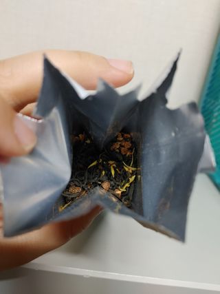 마시다 태양의 축복을 받은 프리미엄 수제 블렌딩 홍차, 골든에이지블랙티 — 5점을 준 리뷰어가 2021년 3월 올린 사용 사진