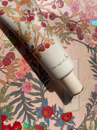 더사가오브수 [사가수] 사계절 원료를 담아내어 진한 보습을 선사하는, 효혜윤 보태니컬 에너지 핸드크림 세트 — 5점을 준 리뷰어가 2023년 3월 올린 사용 사진