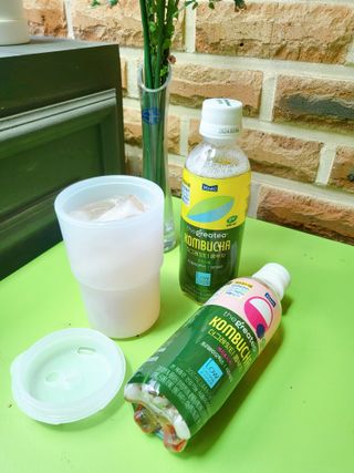 더그레잇티 콤부차 [매일유업] 더그레잇티 44kcal 콤부차 300ml *12개입 (오리지널 6개+베리리치 6개) — 2점을 준 리뷰어가 2023년 7월 올린 사용 사진