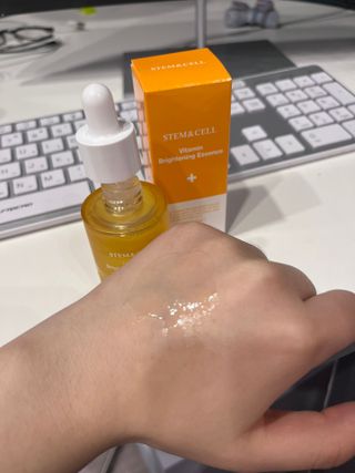 체르엠 스템앤셀 비타민 브라이트닝 에센스 30ml 1개 — 4점을 준 리뷰어가 2022년 4월 올린 사용 사진