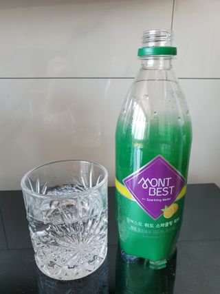 몽베스트 Montbest with Sparkling water Lemon OR Lime 20병(랜덤) — 5점을 준 리뷰어가 2021년 10월 올린 사용 사진