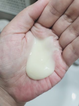 ★N쇼핑 헤어팩 1위★ 리하 에그 화이트 극손상 무실리콘 트리트먼트 헤어팩 — 4점을 준 리뷰어가 2022년 6월 올린 사용 사진