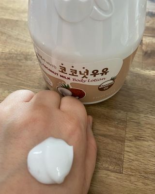 [과일나라] 피부가 마시는 코코넛우유 바디클렌저&바디로션 — 5점을 준 리뷰어가 2022년 3월 올린 사용 사진