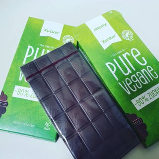 당류2g 자일리톨로 단맛을낸 슈카 퓨어비건 무설탕초콜릿 Xucker vegan 2개입 — 5점을 준 리뷰어가 2021년 4월 올린 사용 사진