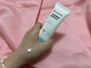 리더스코스메틱 리더스 카밍 바이오틱스 선 에센스 SPF 50+ PA++++ — 5점을 준 리뷰어가 2022년 8월 올린 사용 사진