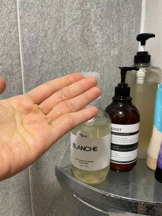 빅그린 니치 퍼퓸 바이옴바디워시 500ml(상탈, 블랙베리&베이, 블랑쉐 3종 중 택1) — 5점을 준 리뷰어가 2022년 7월 올린 사용 사진