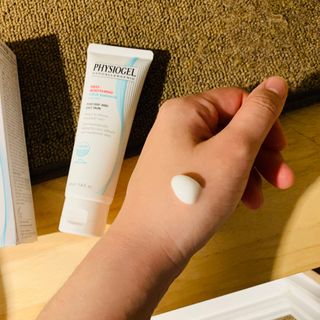 피지오겔 레드수딩 시카밸런스 크림 50ml — 4.5점을 준 리뷰어가 2022년 4월 올린 사용 사진