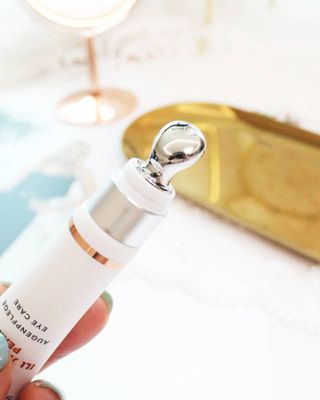 산수시 일루미네이팅 펄 영양 다크서클 스틱 아이 크림 케어 15ml — 5점을 준 리뷰어가 2021년 6월 올린 사용 사진