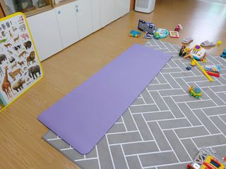 원달러샵 NBR 10mm 바디핏 요가매트 — 5점을 준 리뷰어가 2021년 2월 올린 사용 사진