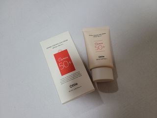 [오띠] SET_더마 컨트롤 선 크림( SPF50+ PA++++) & 100 마스크팩 x  4매 (수분/탄력/광채/장벽) — 5점을 준 리뷰어가 2022년 9월 올린 사용 사진