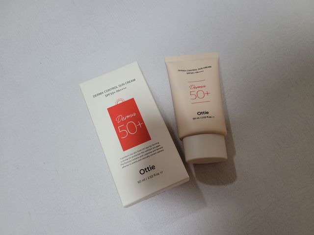 [오띠] SET_더마 컨트롤 선 크림( SPF50+ PA++++) & 100 마스크팩 x  4매 (수분/탄력/광채/장벽) 리뷰 사진