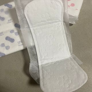 나우[템포] 템포 패드 내추럴 순면 생리대 SET(중형 슬림 + 대형 + 라이너) — 5점을 준 리뷰어가 2024년 4월 올린 사용 사진
