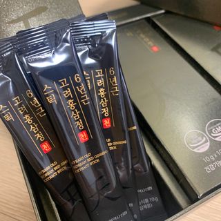 서울약사신협_6년근 고려홍삼정 천스틱 10g 30포 — 5점을 준 리뷰어가 2021년 11월 올린 사용 사진