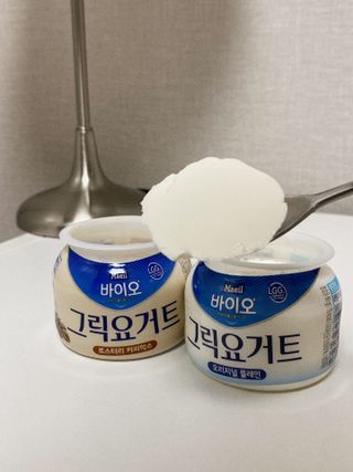 매일바이오 그릭요거트 오리지널 플레인 4개, 로스터리 커피믹스 4개 — 4점을 준 리뷰어가 2021년 12월 올린 사용 사진