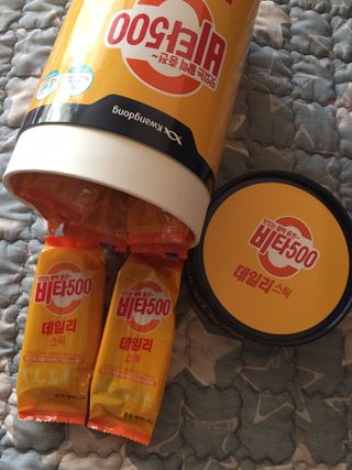 광동생활건강 [광동] 제니비타민C 비타500데일리스틱 180포+제니등신대+제니스티커 — 5점을 준 리뷰어가 2021년 12월 올린 사용 사진