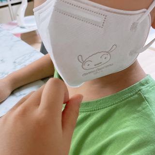 [숨그림]  덴탈마스크 짱구 우리아이 그리고 내가 쓰는 믿을수있는 케릭터 마스크  16종 — 5점을 준 리뷰어가 2021년 9월 올린 사용 사진
