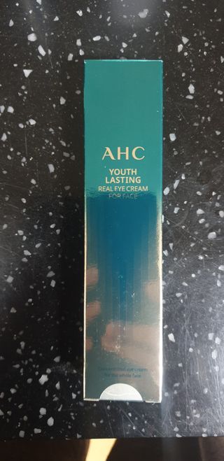[NEW 탄력유턴 아이크림] AHC 유스 래스팅 리얼 아이크림 포 페이스 — 5점을 준 리뷰어가 2021년 3월 올린 사용 사진