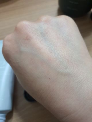 르핸스 퍼포밍 2 핸드&네일 비반트포렛/베티버포그 — 4점을 준 리뷰어가 2022년 12월 올린 사용 사진