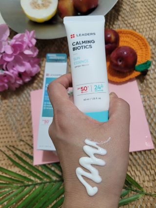 리더스코스메틱 리더스 카밍 바이오틱스 선 에센스 SPF 50+ PA++++ — 5점을 준 리뷰어가 2022년 7월 올린 사용 사진