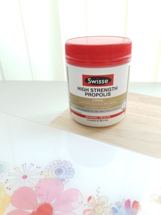 Swisse 스위스 고함량 프로폴리스 2,000mg 210정 — 5점을 준 리뷰어가 2021년 4월 올린 사용 사진
