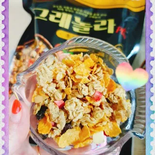 씨알푸드 씨알로 그래놀라 2종 후르츠+크랜베리 아몬드 — 5점을 준 리뷰어가 2022년 7월 올린 사용 사진