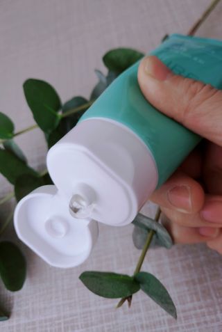 김정문알로에 큐어 큐어 맥시 알로에베라 겔 크림 — 5점을 준 리뷰어가 2021년 2월 올린 사용 사진