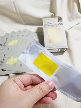 프리 [경남제약헬스케어] 케어플러스 리포좀 글루타치온 필름 90 1박스(30매) — 5점을 준 리뷰어가 2024년 10월 올린 사용 사진