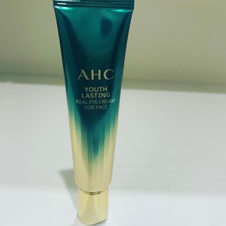 [NEW 탄력유턴 아이크림] AHC 유스 래스팅 리얼 아이크림 포 페이스 — 5점을 준 리뷰어가 2021년 4월 올린 사용 사진