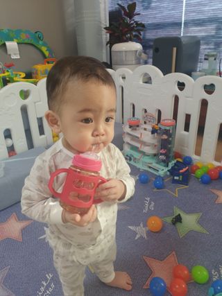유비맘 PPSU 젖병 노꼭지_200ml_컬러 랜덤 발송 — 5점을 준 리뷰어가 2021년 1월 올린 사용 사진